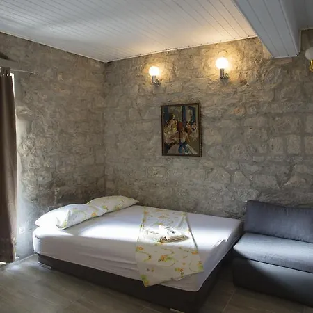 Apartament Adela *